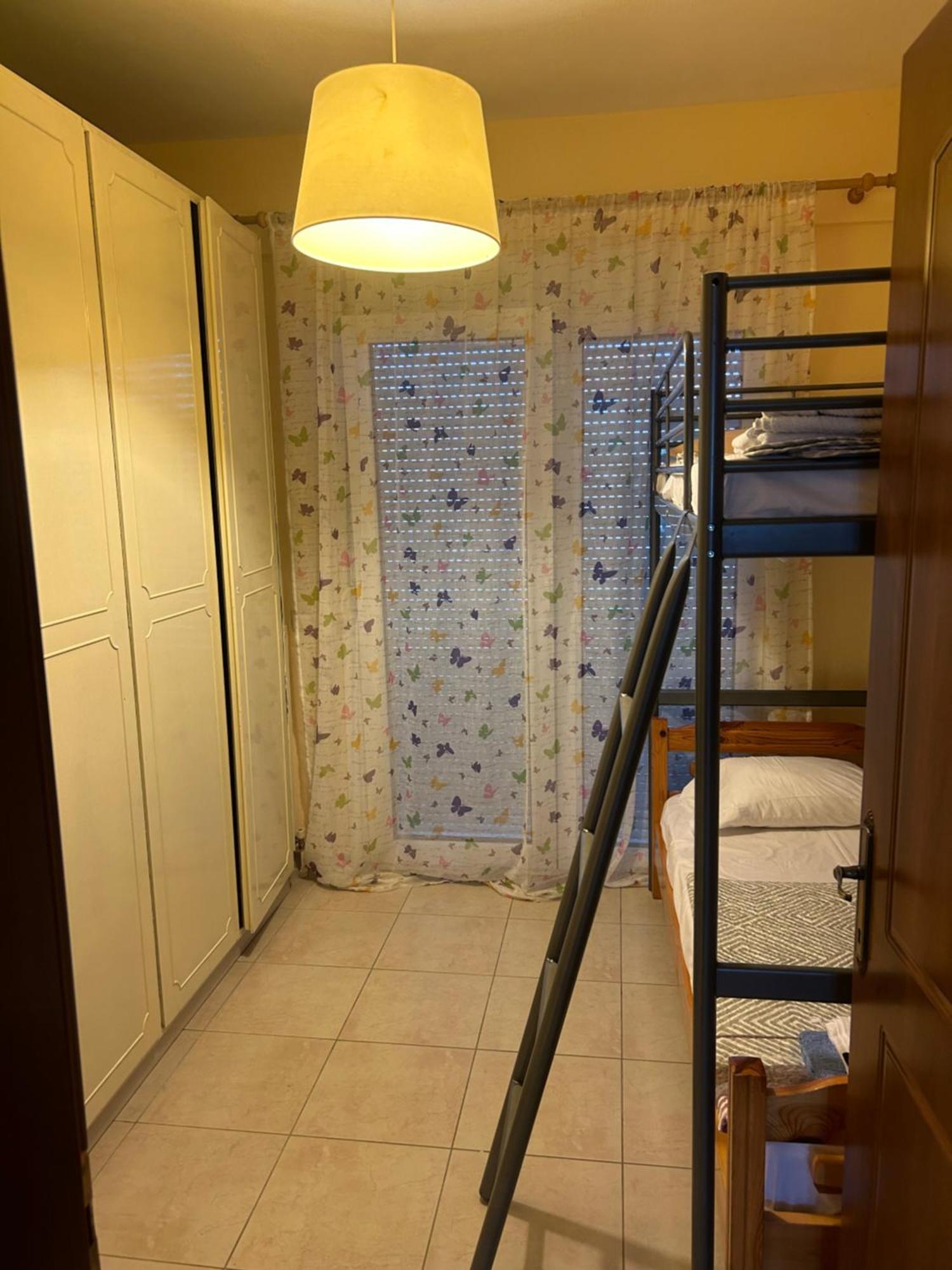 Appartamento Iliana House Néoi Epivátai Esterno foto